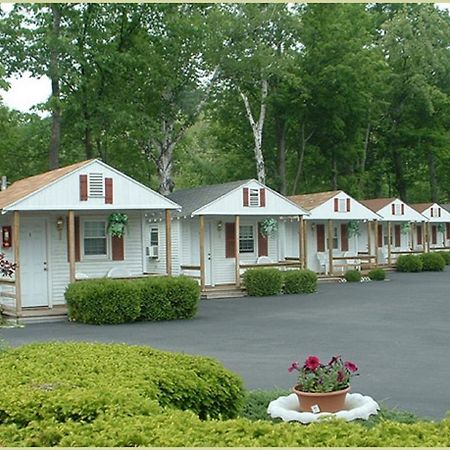 Seven Dwarfs Cabins - White Cabin Lake George Exterior photo