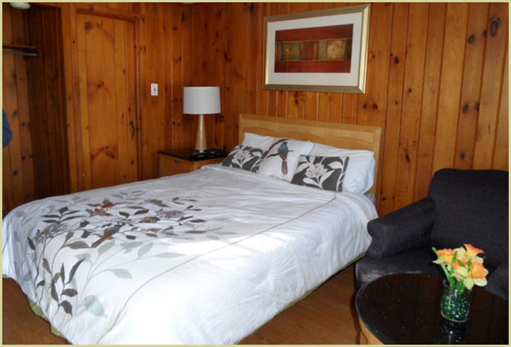 Seven Dwarfs Cabins - White Cabin Lake George Room photo